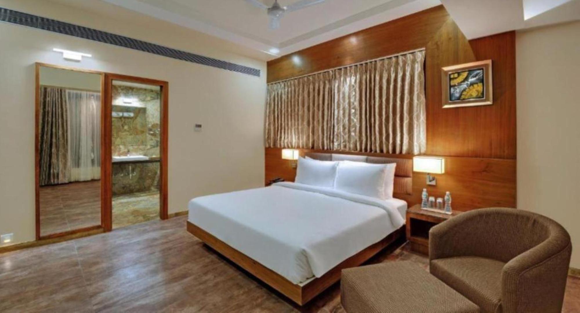 Hotel Seven Inn Near Delhi Airport New Delhi Ngoại thất bức ảnh